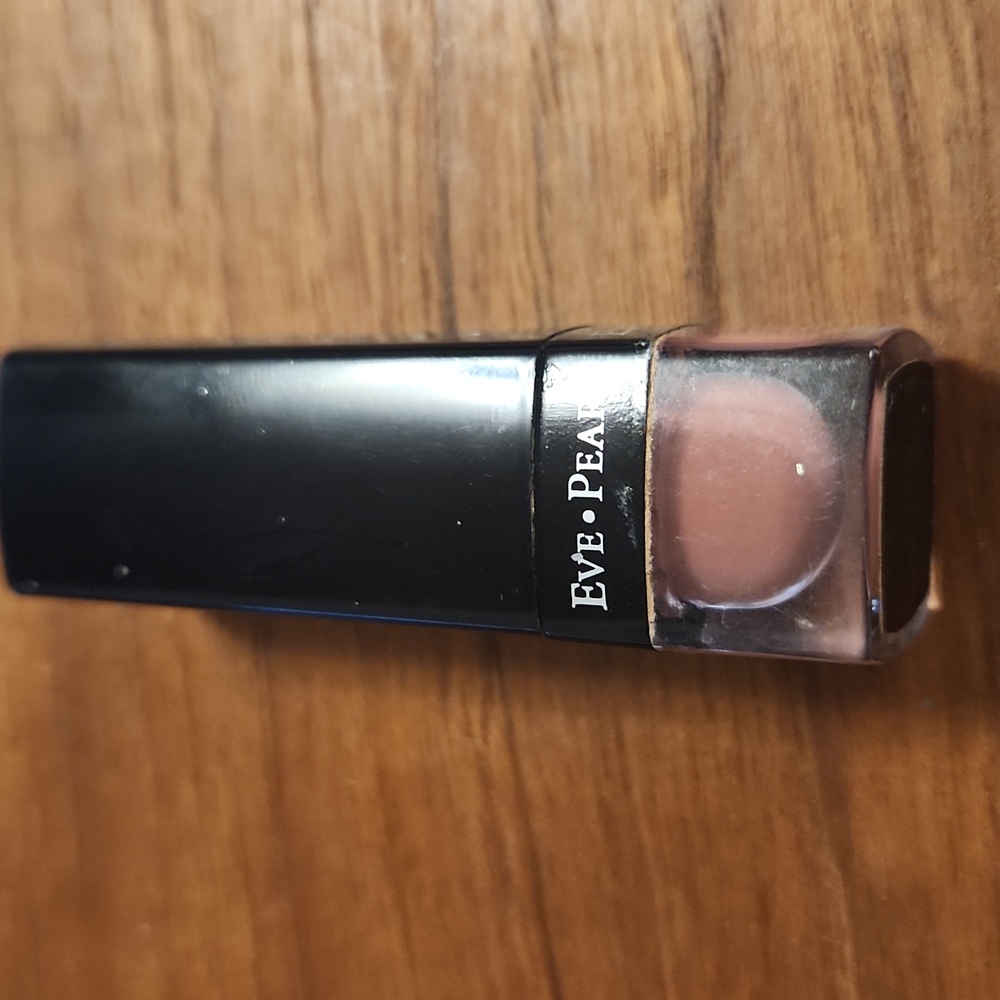 Eve Pearl Lipstick